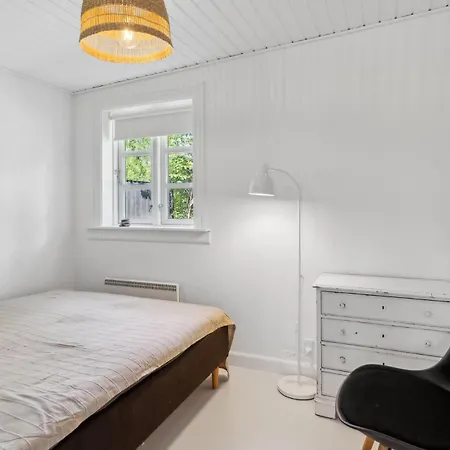 Charming Spacious Garden Retreat Hornbæk