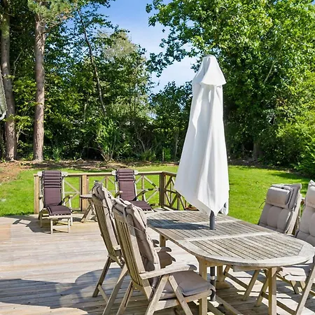 Charming Spacious Garden Retreat Prázdninový dům *