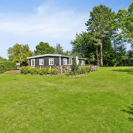 Charming Spacious Garden Retreat Дом отдыха Хорнбек